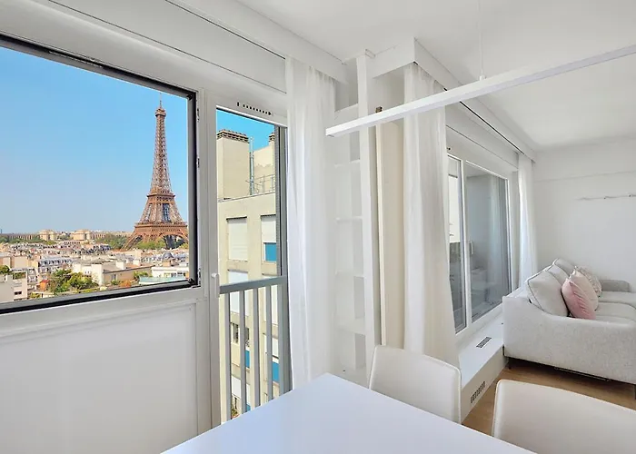 Apartmán Floor Million Dollar View Eiffel Tower, 2 Beds, 4 People *