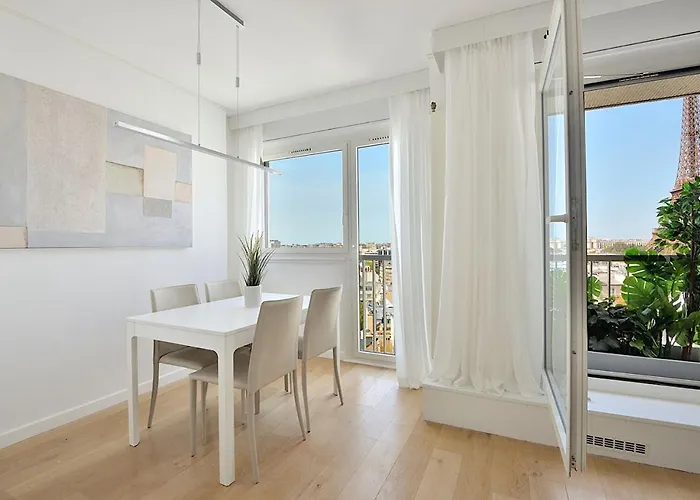 Apartmán Floor Million Dollar View Eiffel Tower, 2 Beds, 4 People Paříž