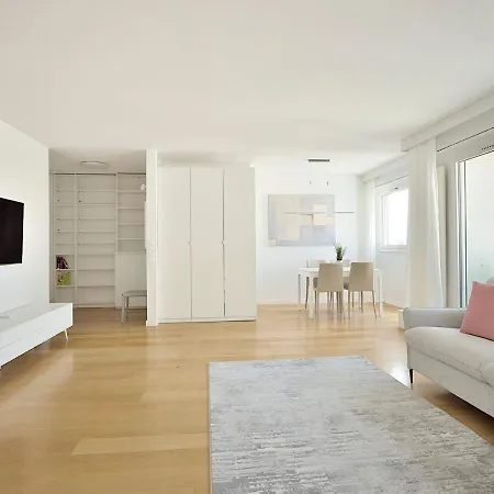 Floor Million Dollar View Eiffel Tower, 2 Beds, 4 People * باريس