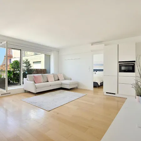 Floor Million Dollar View Eiffel Tower, 2 Beds, 4 People شقة
