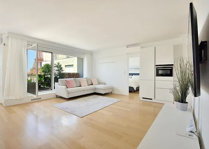 Floor Million Dollar View Eiffel Tower, 2 Beds, 4 People شقة