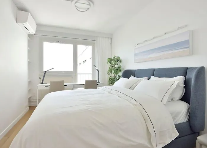 Floor Million Dollar View Eiffel Tower, 2 Beds, 4 People باريس