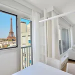 Apartment Floor Million Dollar View Eiffel Tower, 2 Beds, 4 People *