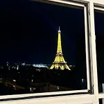 Apartment Floor Million Dollar View Eiffel Tower, 2 Beds, 4 People Paris
